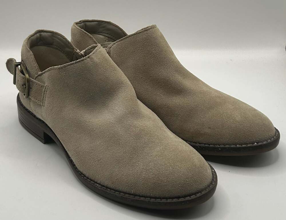 Collection by Clarks Camzin Pull Sand Suede Ankle Boots Women's Size 6.5M